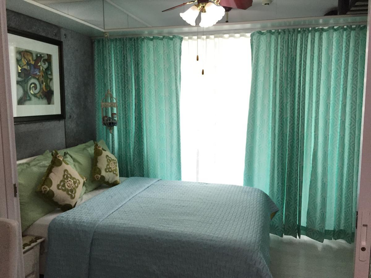 Azure Urban Resort Res. Paranaque City Dış mekan fotoğraf
