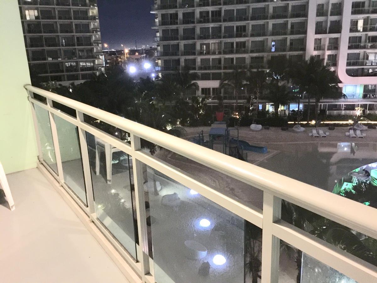 Azure Urban Resort Res. Paranaque City Dış mekan fotoğraf